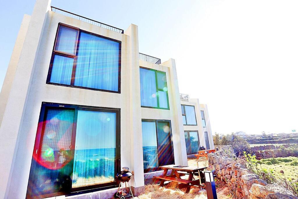 Coveted Palms Village Pension Jeju Exterior foto